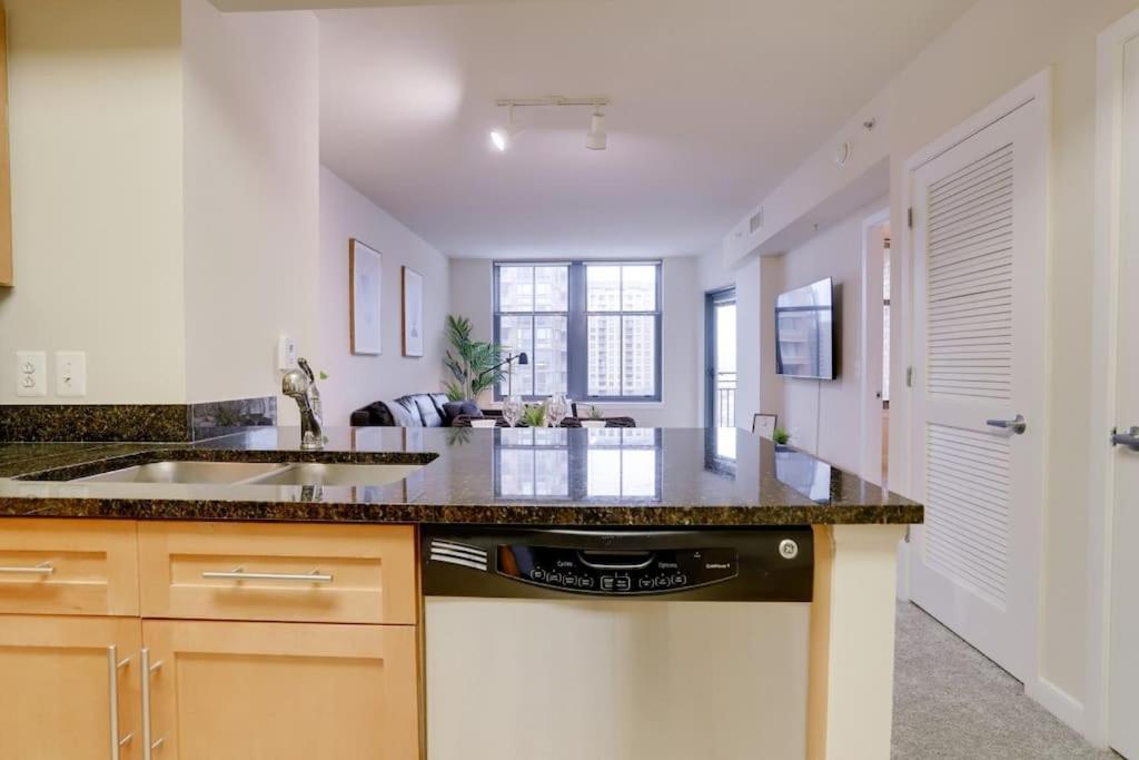 Condo With Gym And Pool In Pentagon City 8Min To Dca Arlington Ngoại thất bức ảnh